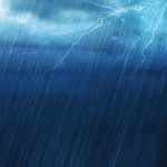 Frio continua com chuva no sábado. 12 moradores de rua acolhidos em abrigos da Assistência Social