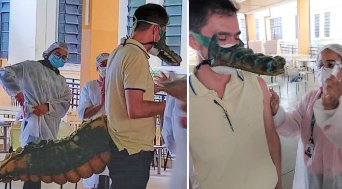 Botucatu: Homem fantasiado de “Jacaré” toma vacina na Vacinação em massa na Cidade
