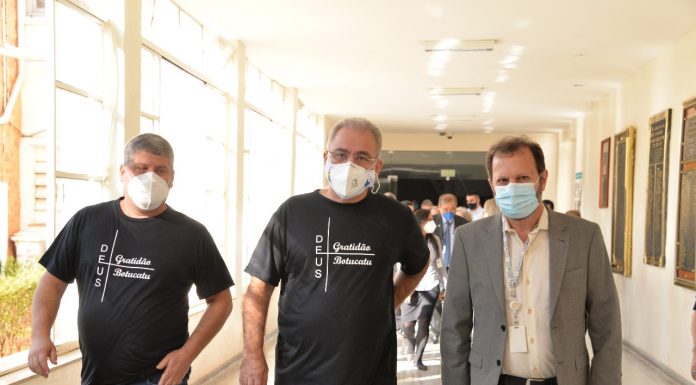 Ministro da Saúde Marcelo Queiroga visitou o HC de Botucatu