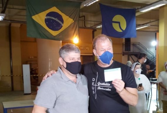 Botucatu: 63.150 moradores foram vacinados na Vacinação em massa neste domingo. Secretário diz que número deve aumentar