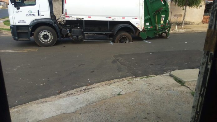 5b40a307-df08-41a5-ace0-46c832a876c5