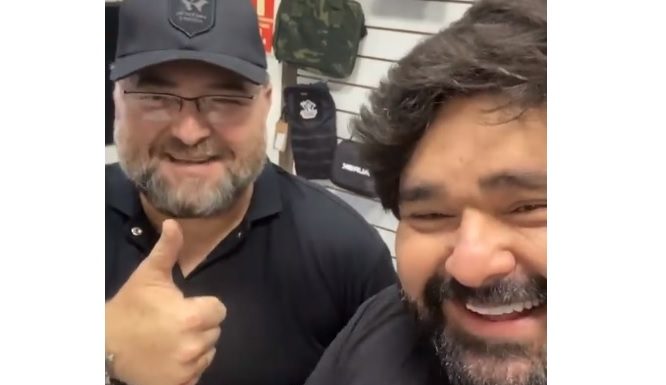 Botucatu: Fabiano Menotti, da dupla César Menotti e Fabiano, esteve em loja de Botucatu nesta quarta-feira