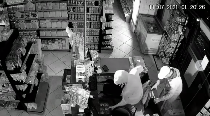 Botucatu: Bandidos invadem e furtam açougue na Vila Mariana; Veja o vídeo