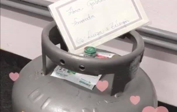 Botucatu: Neto vai casar e vó compra Gás com vasilhame de presente. Zilogás decorou o botijão