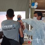 Botucatu aplica 2ª dose contra Covid em funcionários da indústria e do comércio residentes em cidades vizinhas, nesta sexta e no sábado