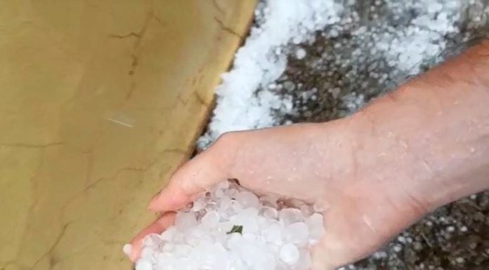Botucatu: Chuva de granizo volta a colocar moradores em estado de alerta; Vídeo. Defesa Civil emite aviso de chuvas fortes para o final de semana