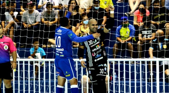 Botucatu aproveita fator casa, vence o Indaiatuba e larga à frente para encarar o Dracena na 3ª fase da Liga Paulista de Futsal