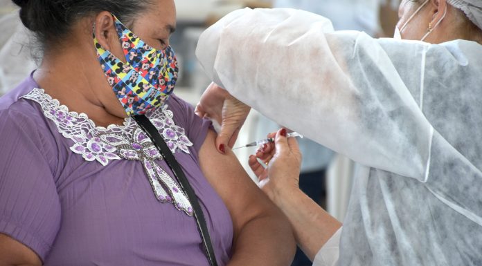 Botucatu: Vacinação contra a Covid-19 continua nos postos de saúde na última semana do ano
