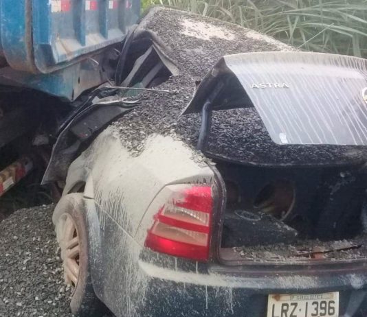 Pardinho: Caminhão perde tração na serra e esmaga veículo que estava atrás