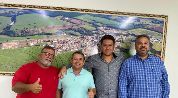 Novo Prefeito de Pratânia recebe visita e apoio de líderes políticos de Anhembi