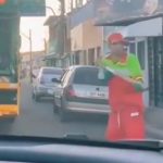 Botucatu: Coletor que foi demitido após vídeo viralizar pode ser recontratado. “Eu amo esse emprego”
