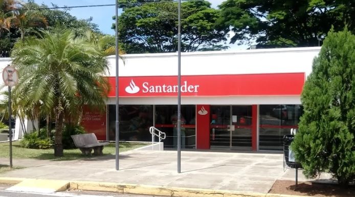 Botucatu: Assaltantes invadem agência de banco na Unesp e arrombam o cofre