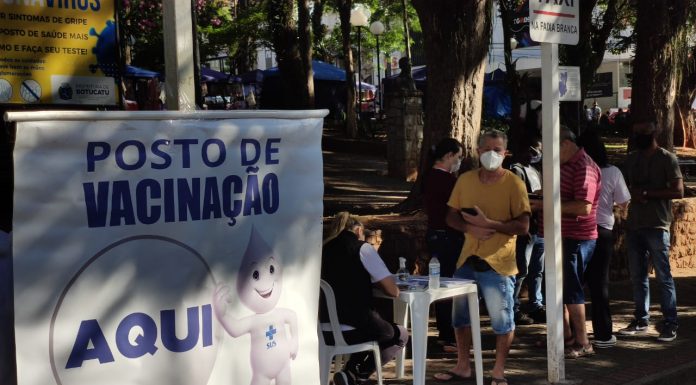 Botucatu: Vacinação contra a Covid-19 terá postos itinerantes no final de semana prolongado