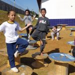 Botucatu: Alunos da Escola de Tempo Integral do Monte Mor têm aulas de yoga