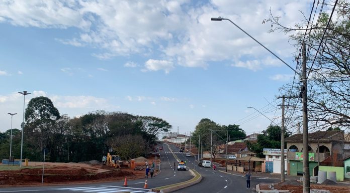Botucatu: Trecho da Avenida Conde de Serra Negra, que passa por Revitalização, é reaberto para veículos
