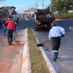 Botucatu: Revitalização da Avenida Conde de Serra Negra está em ritmo acelerado, com serviços de calçada e plantio de gramas