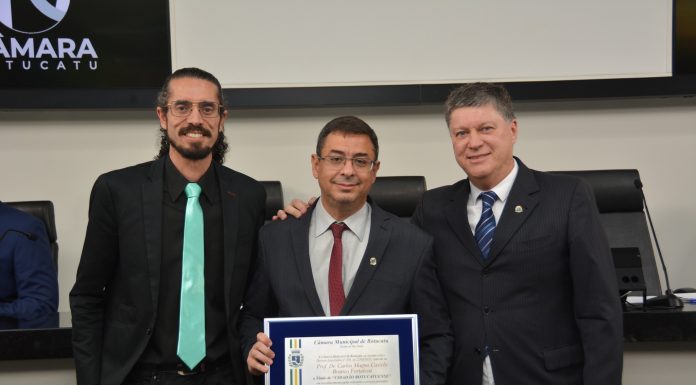 Botucatu: Dr. Carlos Magno Fortaleza recebe o título de Cidadão Botucatuense