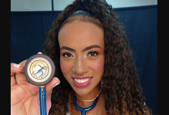 Botucatu: Laís, jovem preta, que através da Lei de Cotas realizará o sonho de ser a primeira médica da família