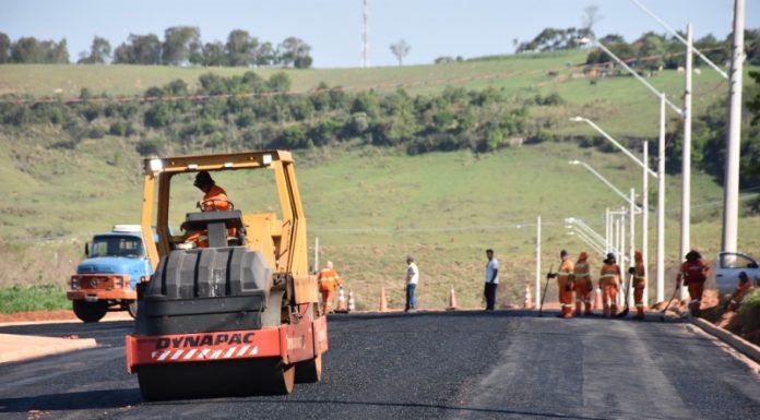 Botucatu: Distrito Industrial 4 recebe pavimentação asfáltica
