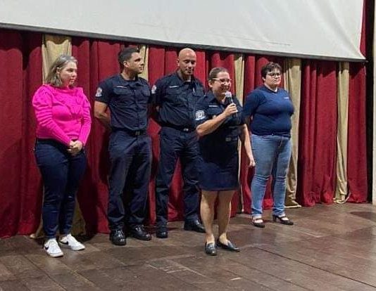 São Manuel: Com teatro lotado, nova comandante da GCM toma posse do cargo