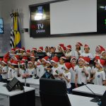 Botucatu: Crianças apresentam Cantata de Natal na Câmara para vereadores e servidores