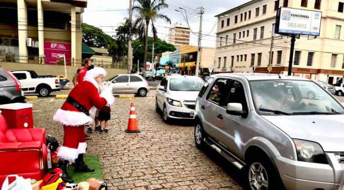 Botucatu: Papai Noel estará nesta segunda, em frente da Catedral, arrecadando brinquedos para crianças carentes no Drive Natal Solidário; Ajude