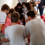 Botucatu: Pacientes da Oncologia do Hospital Estadual recebem álbuns e figurinhas da Copa do Mundo