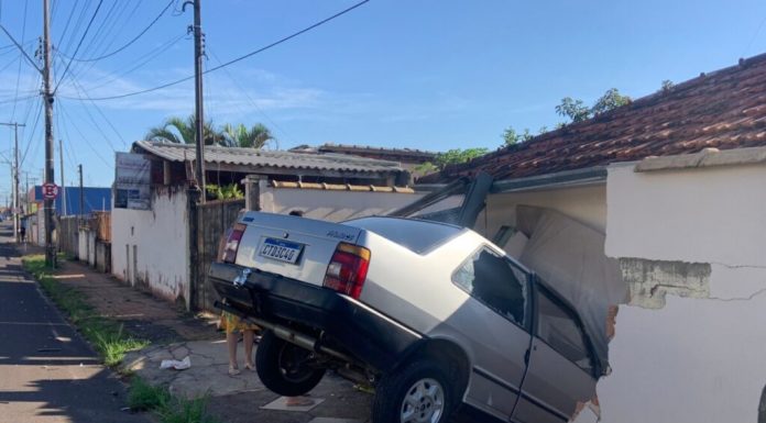 Botucatu: Motorista invade casa no Lavapés após veículo ficar sem freio