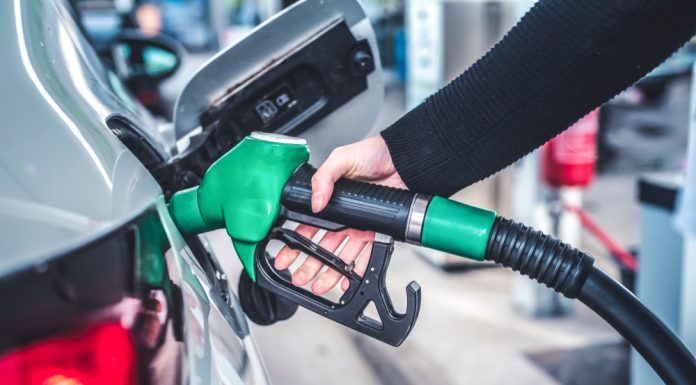 Litro da gasolina e do álcool devem ficar mais caros a partir de março