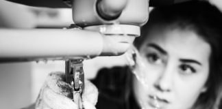 Por que não usar soda cáustica no desentupimento de canos? Por que não usar soda cáustica no desentupimento de canos?