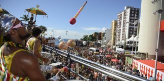 Volta do carnaval deve injetar mais de R$ 8 bi na economia
