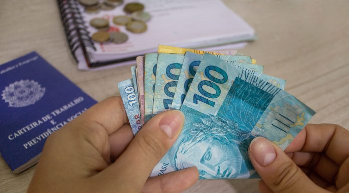 FGTS: Ministro do Trabalho propõe fim do saque-aniversário