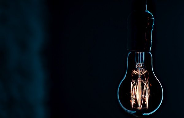 Chuvas e quedas de energia: cuidados que ajudam durante desabastecimentos