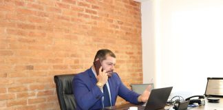 Com crédito restrito pelos bancos, grandes empresas recorrem ao Money Broker Com crédito restrito pelos bancos, grandes empresas recorrem ao Money Broker