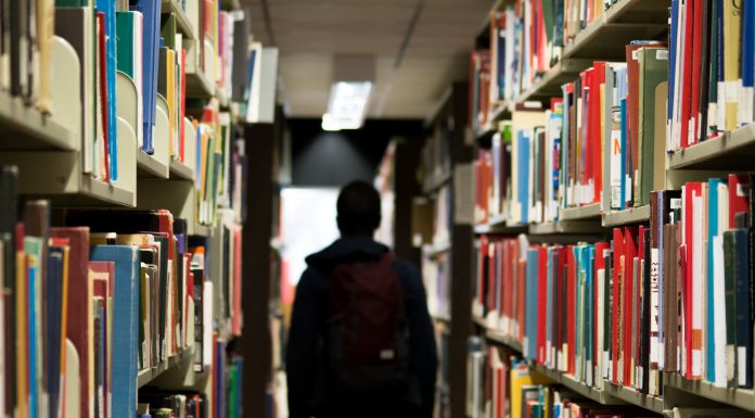Em um ano com muitos feriados, jovens devem se organizar para estudar Em um ano com muitos feriados, jovens devem se organizar para estudar