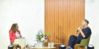 Estilista Alexandre Herchcovitch participa de talk show em faculdade de Manaus Estilista Alexandre Herchcovitch participa de talk show em faculdade de Manaus