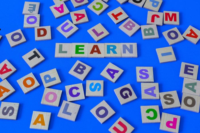 Falta de profissionais fluentes cria gargalos para a economia brasileira Falta de profissionais fluentes cria gargalos para a economia brasileira