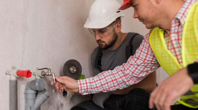 Desentupidoras investem em tecnologia e qualificação Desentupidoras investem em tecnologia e qualificação