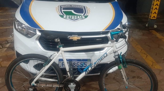 Botucatu: Casal de andarilhos é preso pela Guarda Civil Municipal após agredir e roubar homem na Praça Paratodos