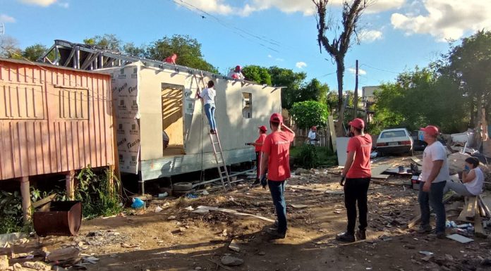 Barbieri do Brasil constrói primeira casa em comunidade