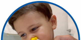 Viralizam vídeos de lavagem nasal de bebês e crianças