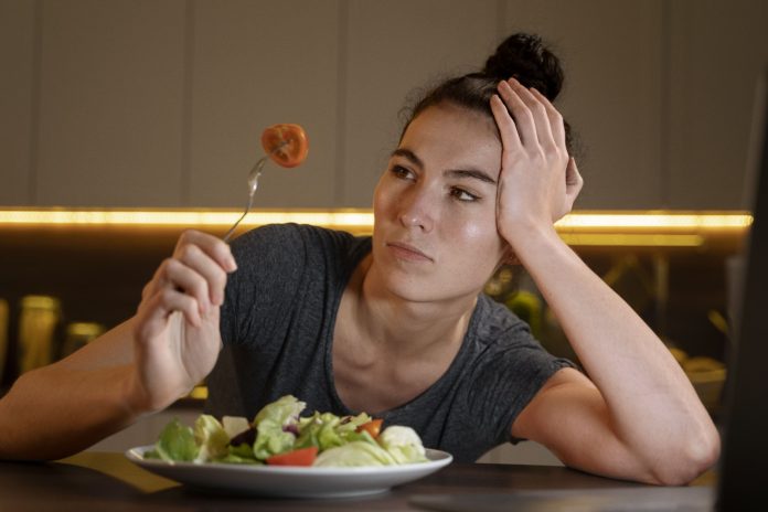 Ansiedade pode desencadear descontrole alimentar Ansiedade pode desencadear descontrole alimentar