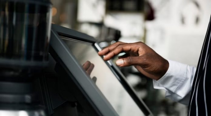 Empresas apostam em Máquina de Vendas digital