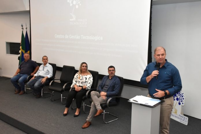 botucatu-programa-emprega-jovem-130423