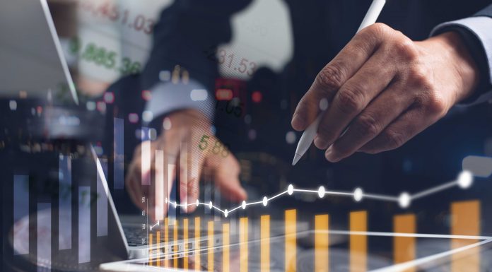 Escassez de crédito com juros altos inibem investimentos no país