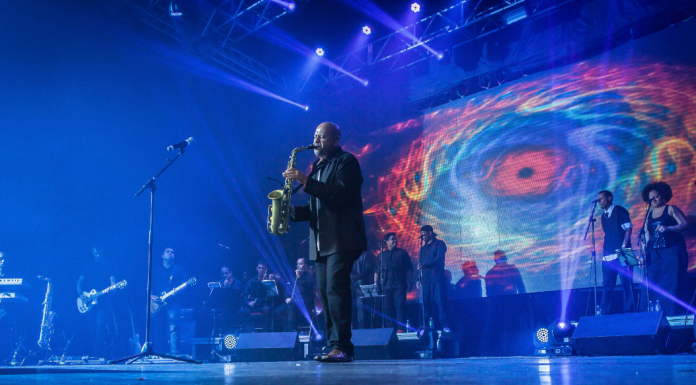 Saxofonista Angelo Torres celebra 20 anos de carreira solo em turnê nacional