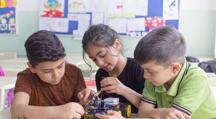 Robótica Educacional pode ser ensinada de forma dinâmica Robótica Educacional pode ser ensinada de forma dinâmica
