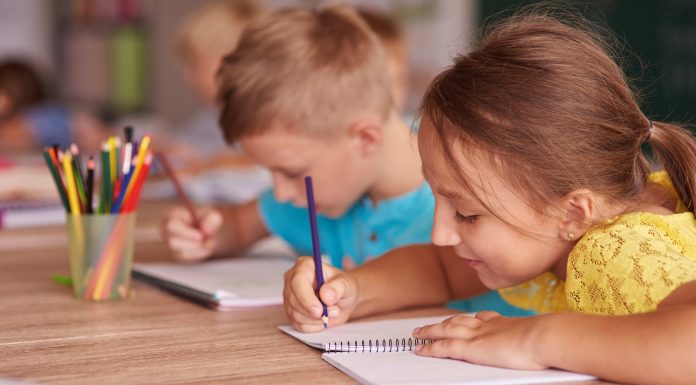 Estudar inglês durante a infância pode trazer benefícios para o futuro