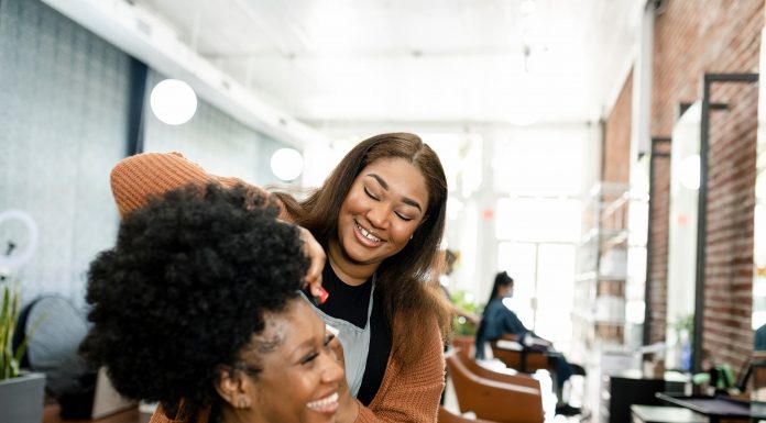 Iniciativas que apoiam afroempreendedoras se fortalecem pelo país