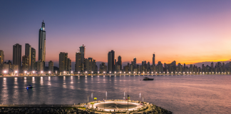 Balneário Camboriú se mantém com m² mais valorizado no país